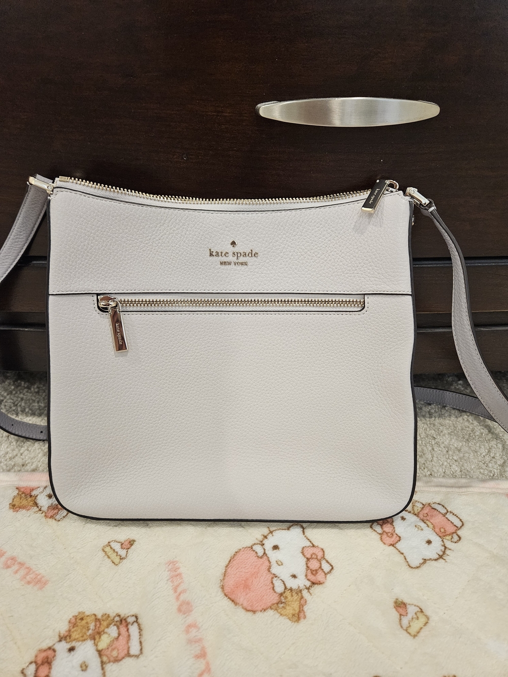 Classic Pebbled Crossbody Bag in Light Gray